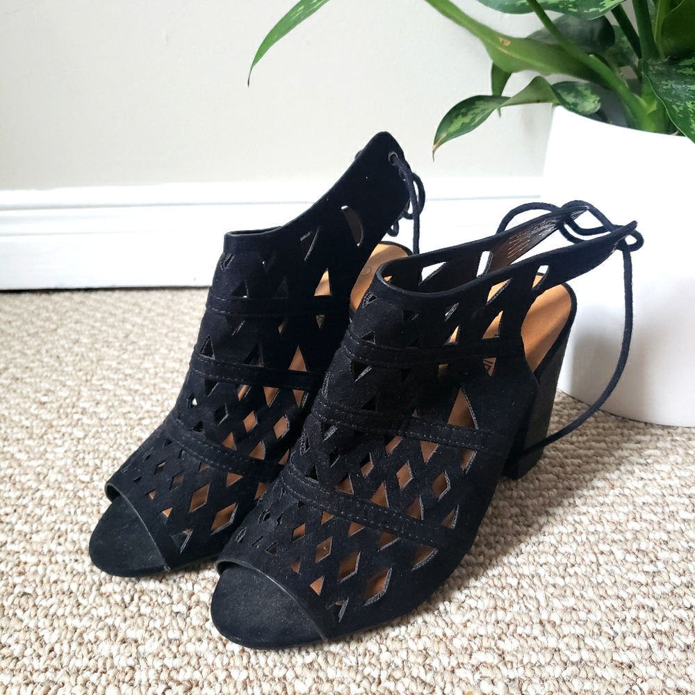 🖤 Black caged block heel open toe booties